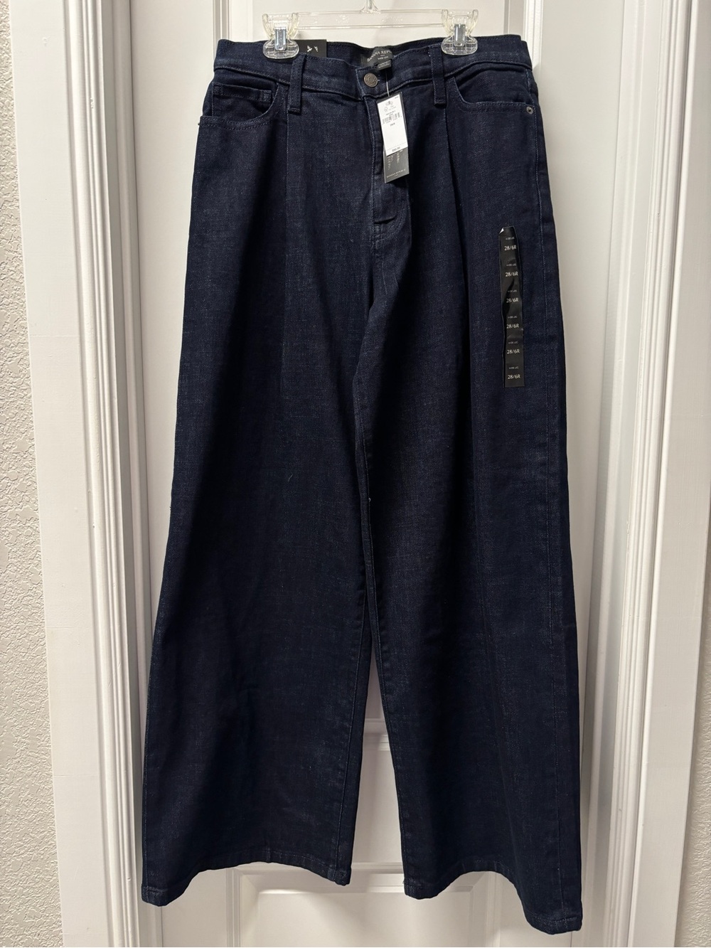 Banana Republic Women’s Dark Wash Wide Leg Jeans- Size 6 (Size 28)